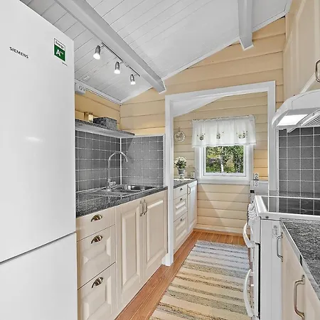 With Seaview Holiday home Lodingen